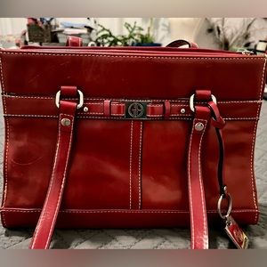 NWT Women’s Giani Bernini Burgundy Leather Purse.